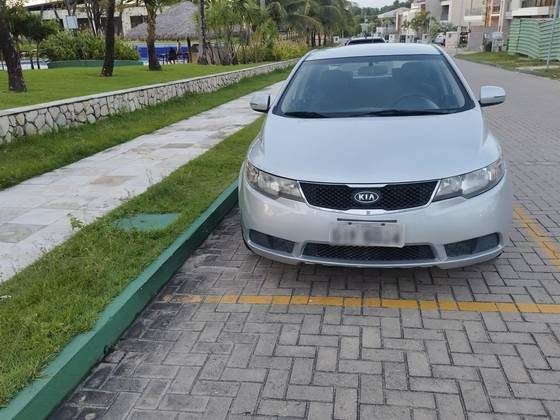 KIA CERATO 1.6 EX3 SEDAN 16V GASOLINA 4P MANUAL KIA CERATO 1.6 EX3 SEDAN 16V GASOLINA 4P MANUAL